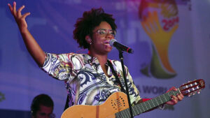 Ellen Oléria se apresenta no Festival Tereza de Benguela, na Concha Acústica, no domingo