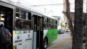 Avanço das obras da José Paulino altera pontos de ônibus