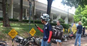 Praça da Concórdia receberá motos destruídas e distribuição de antena corta-pipa