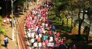 Caminhada do Outubro Rosa neste domingo encerra programação 2025 em Campinas