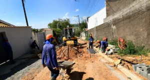 Obras de drenagem e pavimentação avançam no Chácaras Cruzeiro do Sul