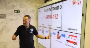 Assistência realiza aula de primeiros socorros para motoristas, e Samu orienta procedimentos