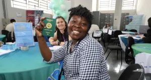 Imigrante nigeriana conquista primeiro trabalho no Brasil em Feirão de Emprego e Oportunidades de Campinas