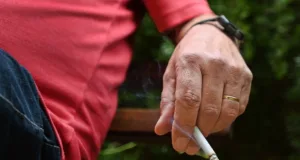 Saúde registra média de 4 pacientes por dia que deixam tabagismo após participar de grupos em CSs