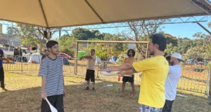 Escancara Coletiva realiza oficina de malabarismo e criação na Vila Padre Manoel da Nóbrega