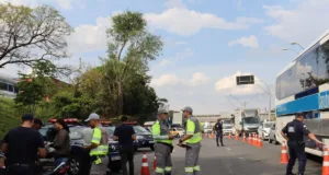 Motociclistas e pedestres somam 87% das mortes em vias urbanas em 2025