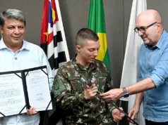 Cerimônia celebra tradição e simbolismo na doação da Espada de Oficial ao melhor aluno do NPOR