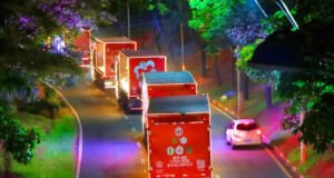 Operação de trânsito para a Caravana de Natal da Coca-Cola caravana-coca