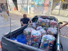 SerSol doa mais 85 quilos de tampinhas para a ONG Gatos da Lagoa