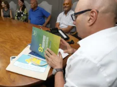 Prefeito de Campinas recebe relatório final da 9ª Conferência dos Direitos da Pessoa Idosa