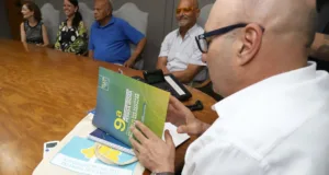 Prefeito de Campinas recebe relatório final da 9ª Conferência dos Direitos da Pessoa Idosa