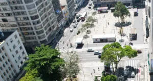 Realização da Parada de Natal na avenida Francisco Glicério bloqueia cruzamentos no Centro