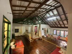 Centro Cultural Casarão expõe peças produzidas em 2025 pelo grupo Entrefios e Memória