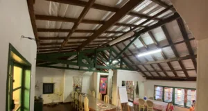 Centro Cultural Casarão expõe peças produzidas em 2025 pelo grupo Entrefios e Memória