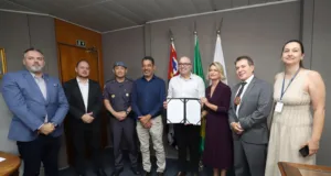 Prefeitura firma acordo com Abrabe para capacitar agentes no combate à falsificação de bebidas