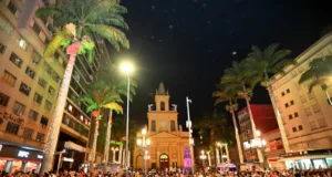 Parada de Natal reúne 32 mil pessoas neste sábado na avenida Francisco Glicério