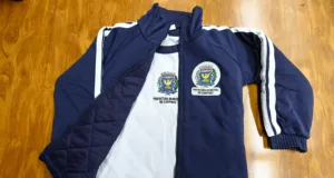 Alunos da rede municipal de ensino de Campinas começam a receber kit uniforme e material escolar