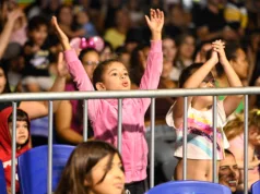 Show do Natal Caminhos dos Sonhos reúne 1.200 moradores no Parque Eldorado