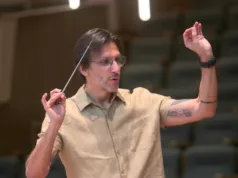 Maestro Carlos Prazeres permanece na Sinfônica de Campinas até fevereiro de 2026