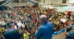 Baile da Pessoa Idosa agita Jardim Chapadão: prefeito anuncia nova edição em abril