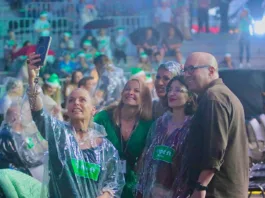 Concerto "Natal dos Sinos" reúne mais de 2 mil pessoas no Teatro de Arena Teresa Aguiar