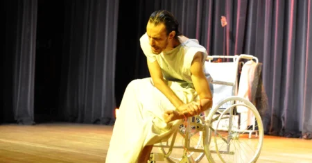 Espetáculo “Quando os olhos não veem” propõe reflexão sensível sobre vida, memória e finitude