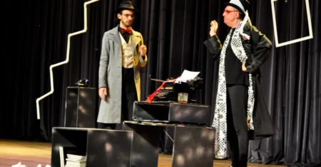 Espetáculo “O Jogo da Realidade” provoca o público ao misturar ficção, humor e questionamentos existenciais