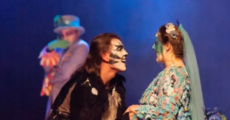 Teatro Castro Mendes recebe "Gato Andorinha – Um Musical em Retalhos" neste sábado