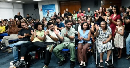 Vice-prefeito dá posse ao novo Conselho da Juventude de Campinas para 2026–2027