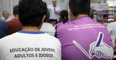 Campinas reforça ações de combate ao analfabetismo durante o Fevereiro Violeta