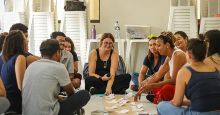 Oficina gratuita “Um Espetáculo de Aula” abre inscrições para formação de arte-educadores em Campinas