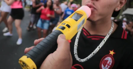 Folia com responsabilidade: Emdec leva ações educativas aos blocos carnavalescos