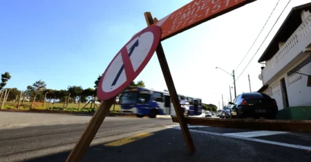 Trecho da rua Cônego Cipião terá bloqueio viário na quinta-feira (19) para obras na rede de gás
