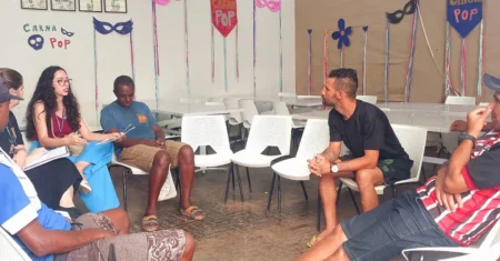Centro POP Sares II de Campinas promove roda de conversa sobre linguagem e racismo