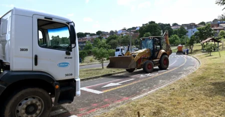 Mutirões reforçam limpeza de praças e canteiros em 68 bairros de Campinas