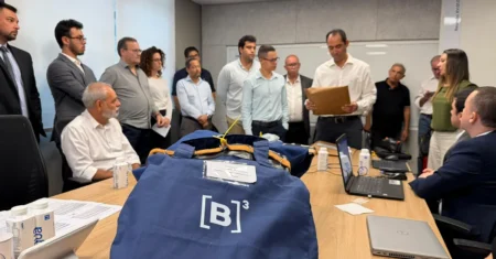 Licitação do transporte recebe envelopes com 6 propostas de 5 grupos interessados