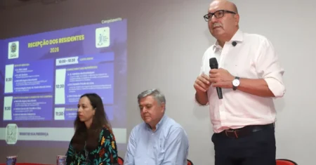 Prefeito Dário Saadi recepciona 88 novos residentes médicos e multiprofissionais da saúde municipal