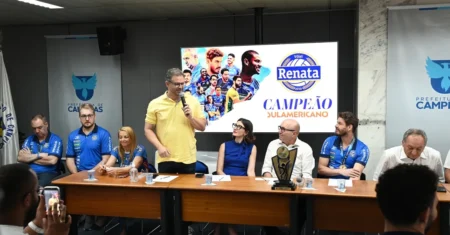 Cerimônia na Prefeitura homenageia equipe do Vôlei Renata, nova campeã sul-americana de vôlei
