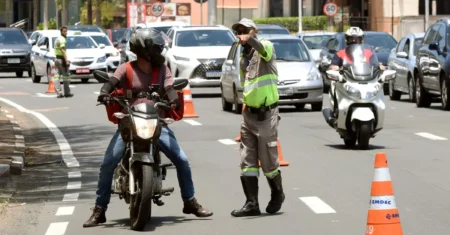 Trecho da rua Jovenal Fernandes passa a ter duplo sentido a partir desta terça-feira, 3 de março