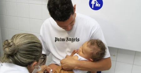 Bebês prematuros e com comorbidades devem ser vacinados contra o Vírus Sincicial Respiratório (VSR)