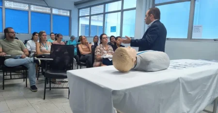 Profissionais do Hospital Mário Gattinho passam por treinamentos com simulações de emergências pediátricas
