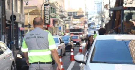 Trecho da rua José Paulino terá bloqueio nesta sexta-feira, 6 de março