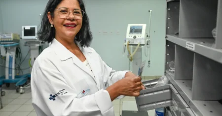 A arte de cuidar: enfermeira que atuou na pandemia destaca força feminina na saúde