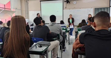 Coordenadoria de Prevenção ao Uso de Drogas inicia projeto com estudantes da Escola Laís Bertoni