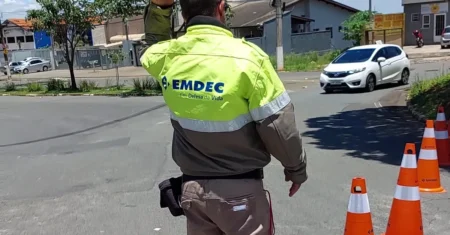 Emdec bloqueia rua Fidélis Maseli Di Lascio para obra de recapeamento nesta terça-feira