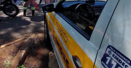 Emdec faz bloqueio na rua Manoel de Aquino Pereira nesta quarta,18, no Jardim Yeda