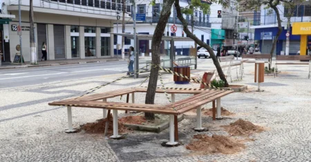 Largo do Rosário e Praça Guilherme de Almeida recebem novo mobiliário urbano
