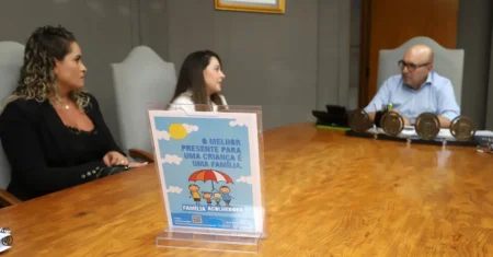 Campinas homenageia salões de beleza por apoio à divulgação do serviço Família Acolhedora