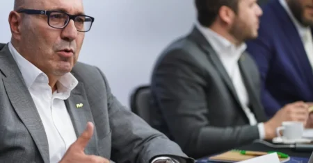 Em Curitiba, prefeito discute impactos dos acidentes de trânsito na saúde pública