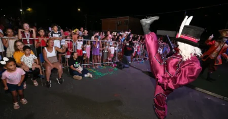Bastidores do Show Encantado da Páscoa revelam estrutura que leva espetáculo aos bairros